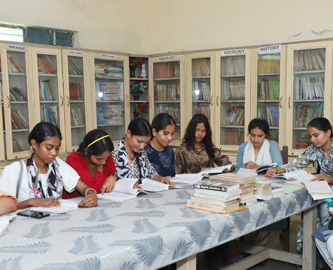 Front view of the SDKM Girls Degree College building in Rudrapur showcasing campus infrastructure